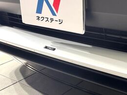 【TRDエアロ】人気のTRDエアロを装備！クルマの外観がよりスタイリッシュになり、街中で存在感あふれる1台に♪将来買い替える時にもリセールに影響しやすく、価値ある人気の装備です！