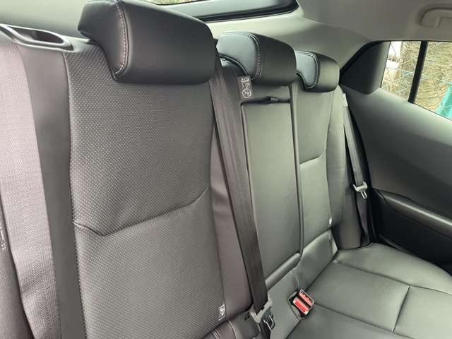 メーカーカタログパーツもお選び頂きます。モデリスタ・TRDなどメーカー純正オプションもお任せ下さい！