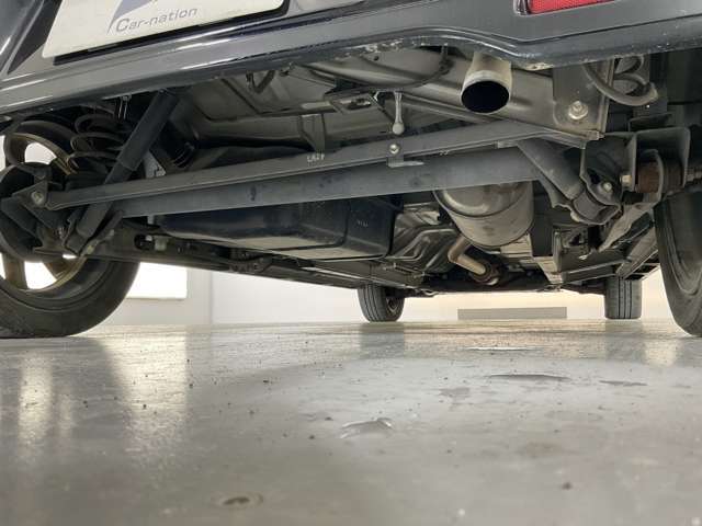 中古車だと気になる足廻り＆下廻り・・・ご覧の通り状態良好◎沿岸部や降雪地にお住まいのお客様もご安心ください♪