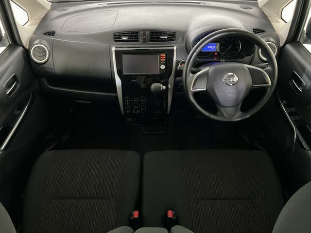 当店ではほぼ全てのお車を全国各地のオートオークションから仕入れております。その際、メーター改ざん等の検査も行われ、問題の無い車両のみ入庫していますのでご安心下さい☆