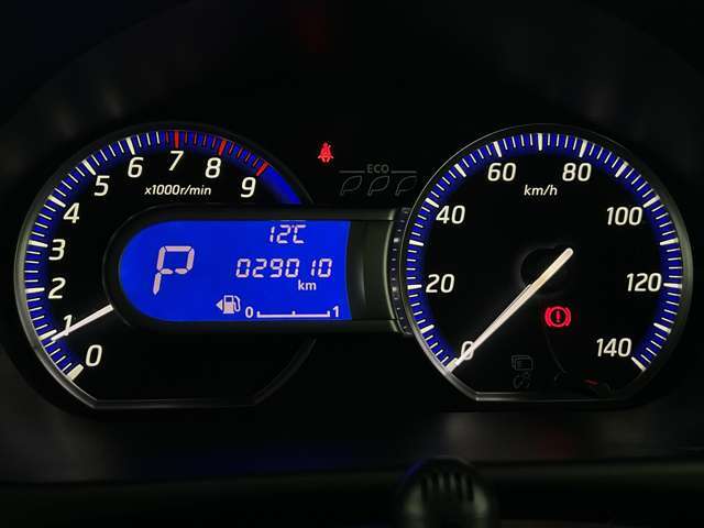 当店ではほぼすべてのお車を全国各地のオートオークションから仕入れております。その際、メーター改ざん等の検査も行われ、合格した車のみ入庫していますので安心です☆