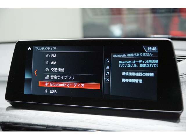 純正ナビはUSBやBluetooth接続が可能でスマートフォンなどの音楽を車内でも楽しむことが出来ます。