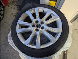 純正ホイールとスタッドレスタイヤもセットです！溝もまだまだ残っているのでお買い得となっております！