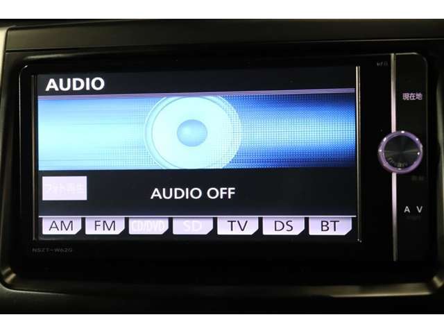 CD・DVD・SDオーディオ・Bluetoothオーディオ再生可能。SDカードへの音楽録音も可能。フルセグTV視聴可能。