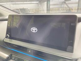 【12.3インチワイドナビ】高級感とインパクトのある大型ワイドナビを装備。各種オーディオ操作はもちろん、横長ワイド画面でのマップ2分割表示など、利便性も高いナビです♪