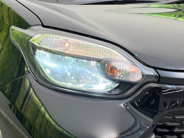 【LEDヘッドライト】悪天候や夜間走行時も良好な視界を確保し安心して運転できる高輝度LEDヘッドライトを装備！点灯速度が早く、消費電力も抑えられています。