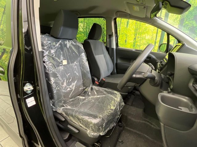 もちろん車内はキレイです♪よりクリーンな状態をキープしたいお客様には『ナノゾーンコート』がおすすめ！新型コロナウイルス対策や、除菌・消臭に効果を発揮し多くの方にご好評いただいております。