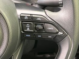 【レーダークルーズコントロール】高速道路での長距離走行が楽に！！自動で速度を保つクルーズコントロールが、衝突軽減システムと連携し、前方の車両を感知して車間を保つように速度調節してくれます！！