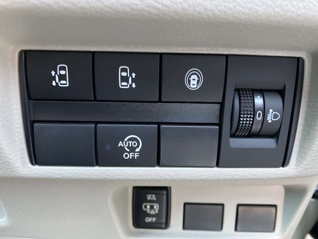必要なスイッチ類は定位置に設置。使い勝手が更に良くなりました。