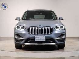 ☆BMWの代名詞とも言える【キドニーグリル】一目見ただけでBMW車であると認識できる確固たるアイコンとして存在感を放ちます☆