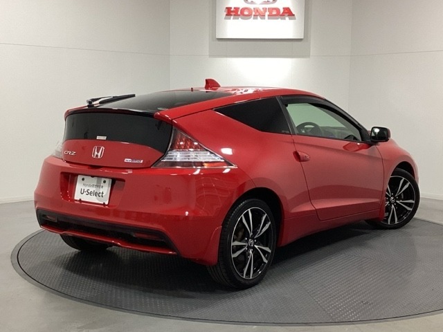 【Honda認定中古車 U-Select】　は3つの安心をお約束します。　1　Hondaのプロが整備した安心。 2　第三者機関がチェックした安心。　3　購入後もHondaが保証する安心。