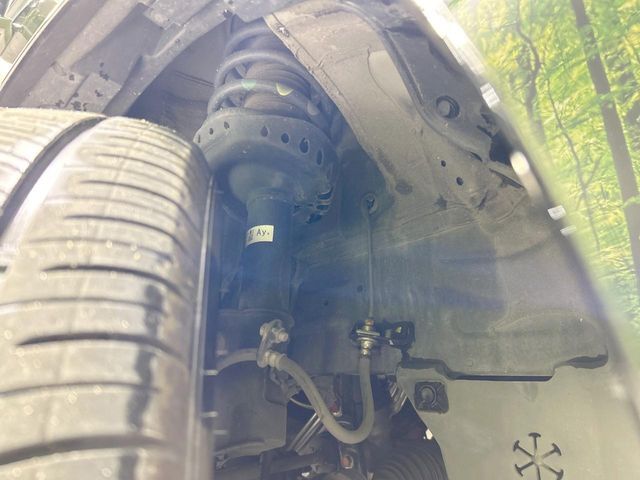 お車を安心してお乗りいただく為には、足回りの定期点検が欠かせません。サービスサポート（有償保証）では無料点検もご提供しており、安心のカーライフをお過ごしいただけるサポート体制が整っています。