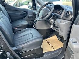 皆様に『綺麗ですね☆』と言って頂けるよう展示車のクリーニングに力を入れております！シートは専用バキュームにて仕上げております。専門スタッフがおりますので、他店に負けない自信があります！