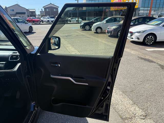 当店の展示車をご覧頂き、誠にありがとうございます。ご来店、またはお電話の際は、【カーセンサーを見た】とお伝え下さい。