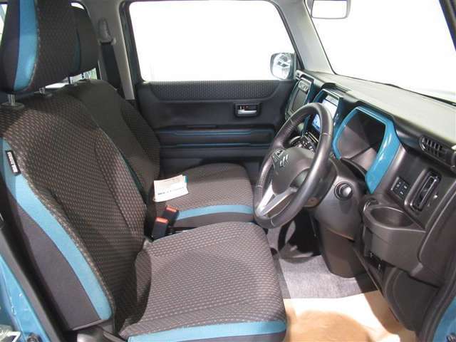 見通しのよいすっきりとした視界で、誰でも運転しやすいです。運転のしやすさは疲れにくさにも繋がりますよ♪