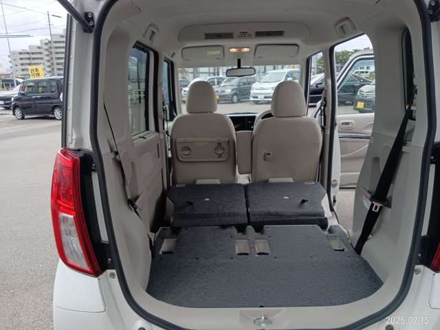 シートを倒せば更に広く！！