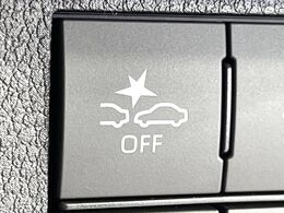 【スマートアシスト】走行中に前方の車両等を認識し、衝突しそうな時は警報とブレーキで衝突回避と被害軽減をアシスト。より安全にドライブをお楽しみいただけます。
