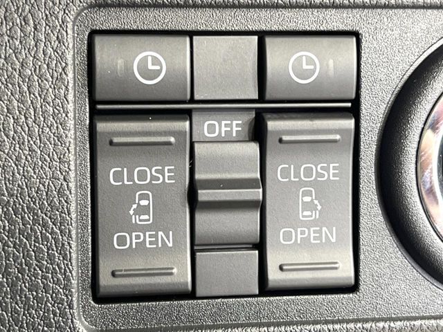 【両側パワースライドドア】スマートキーや運転席のスイッチで後席両側スライドドアの開閉が可能♪電動だから力を入れてドアを開ける必要が無く、小さなお子様でも簡単に開け閉めでき快適です♪