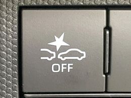 【スマートアシスト】走行中に前方の車両等を認識し、衝突しそうな時は警報とブレーキで衝突回避と被害軽減をアシスト。より安全にドライブをお楽しみいただけます。