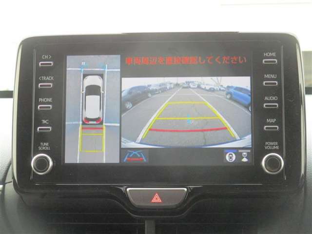 パノラミックビューモニター＆バックモニター♪車両の前後左右に搭載した4つのカメラの映像を合成し、車を真上から見ているような映像を表示♪