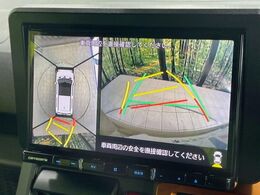 【パノラマモニター】専用のカメラにより、上から見下ろしたような視点で360度クルマの周囲を確認することができます☆死角部分も確認しやすく、狭い場所での切り返しや駐車もスムーズに行えます。