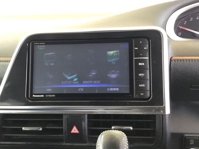 フルセグTVやDVD等、オーディオ機能も充実しています。