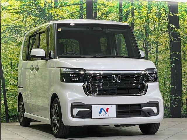 高透明度のガラス皮膜で撥水はもちろん、上質なツヤ・光沢を実現。紫外線や酸性雨から大切な愛車を保護し、色あせ・劣化を防止。「弾スプラッシュコート」、「弾プリミッサコート」からお選びいただけます。