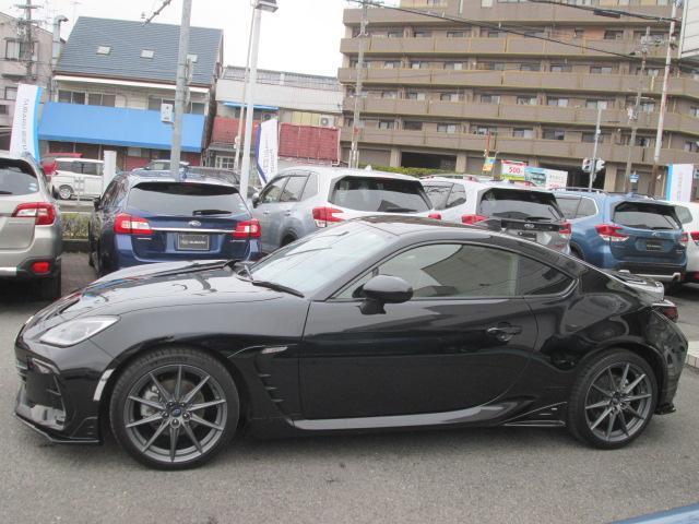 クリスタルブラックシリカのBRZ S が入荷しました。大人気の6MTモデルです。また、こちらの車両にはドアミラーオートシステムも付いております。※アイサイトは非搭載のモデルです。