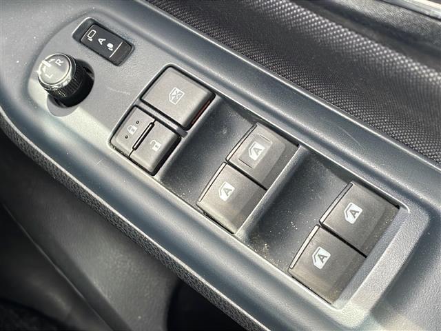 もしも事故に巻き込まれた時に目撃者がいなかったら…危険なあおり運転に遭遇したら...そんな時の役に立つドライブレコーダーも取り扱っております！※別途有料です。