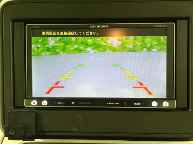 WECARSの展示場では実際に見て、触ってお車をお選びいただけます！知識の豊富な営業スタッフが様々なカーライフをご提案いたします！