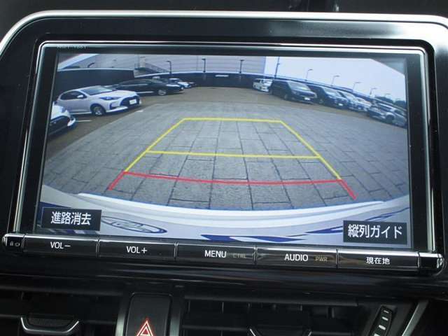 バックガイドモニターで、後方を確認しながら安心して駐車することができます。運転初心者も熟練者も必須の機能ですよ！