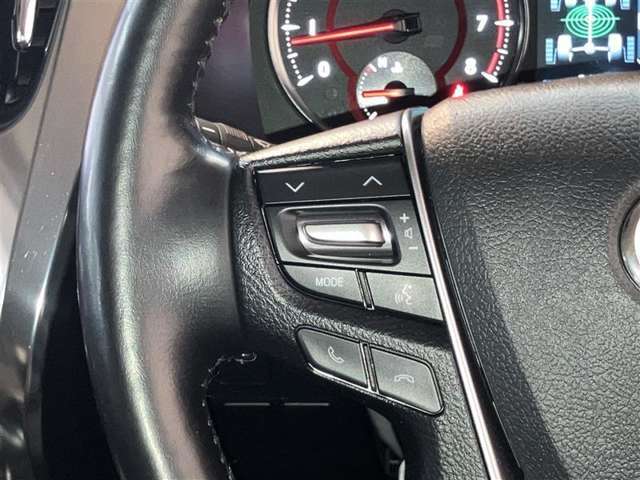 運転中のオーディオ操作はステアリングスイッチで！目線を外さないから安全性がUP♪