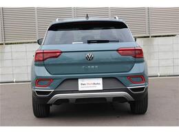 《納車前の交換部品とメンテナンス保証部品》　エンジンオイル・ワイパーゴム・バッテリー等交換・点検基準に沿って実施いたします。