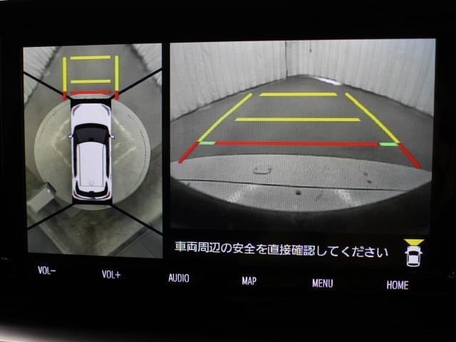 車両周辺を真上から見たような広範囲の映像を表示し、安全運転をサポートする「パノラミックビューモニター」搭載です。