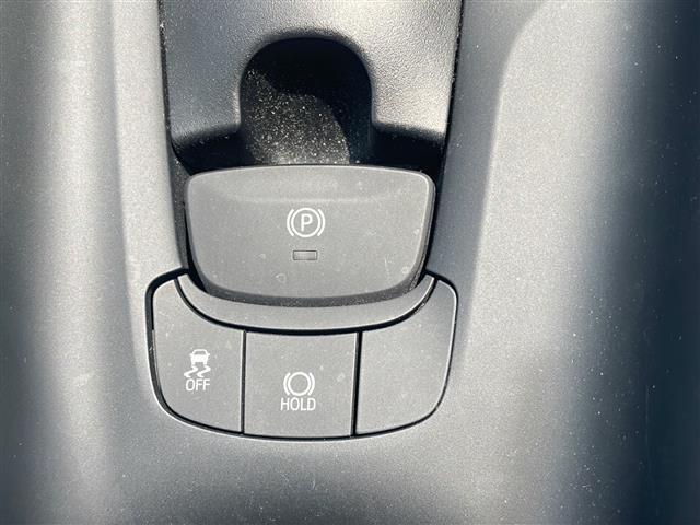 運転席操作部の画像です。店舗にて現車の確認もいただけますので、お電話で在庫のご確認の上是非ご来店くださいませ！！！ワクワクするクルマ選びをご提案します！