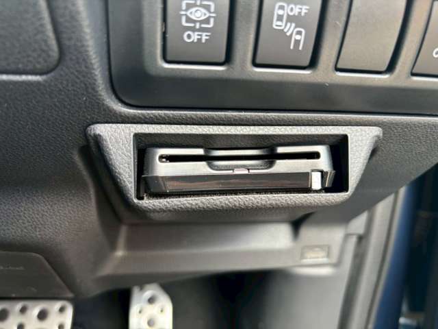 ★ETC車載器★今や必需品となりました！有料道路を利用する際にスムースに通過できて、面倒な料金支払いから開放されます！