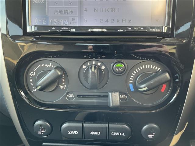 納車前に内外装のクリーニングをいたします。各種コーティング（別途有料）もご用意しておりますので、是非ご相談ください。