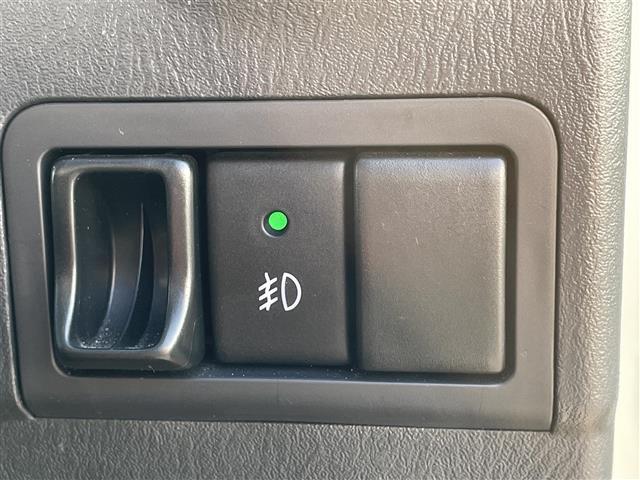 ご成約頂いたお車は全車保証付で納車後も安心！有料オプションで長期保証をお選びいただくことも可能です。