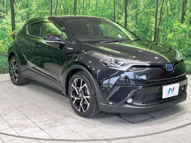 高透明度のガラス皮膜で撥水はもちろん、上質なツヤ・光沢を実現。紫外線や酸性雨から大切な愛車を保護し、色あせ・劣化を防止。「弾スプラッシュコート」、「弾プリミッサコート」からお選びいただけます。