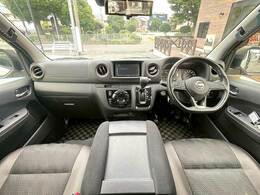 アイポイントが高く、非常に見晴らしの良いコックピットはロングドライブに最適。一度乗ったら病みつきです。