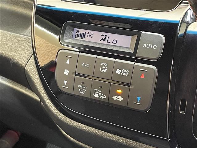 【オートエアコン】車内温度を感知して自動で温度調整をしてくれるのでいつでも快適な車内空間を創り上げます！