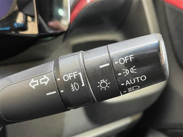 【オートライト】オートライトなのでライトの点け忘れを気にすることなく運転が出来ます♪