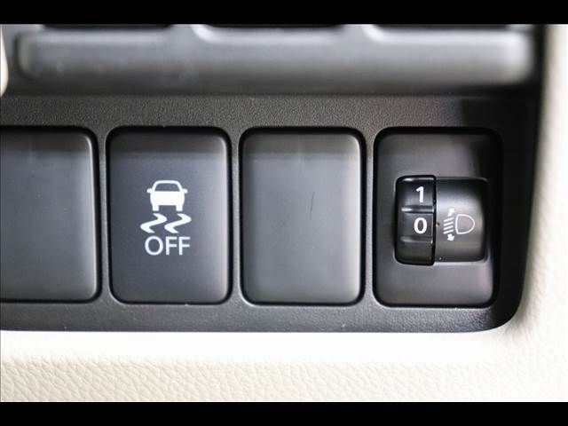 ◆［不安なジコ車（修復歴のある車）は売りません］城東店の商品車は全て修復歴無しです。安心しておクルマを選んでいただけます！