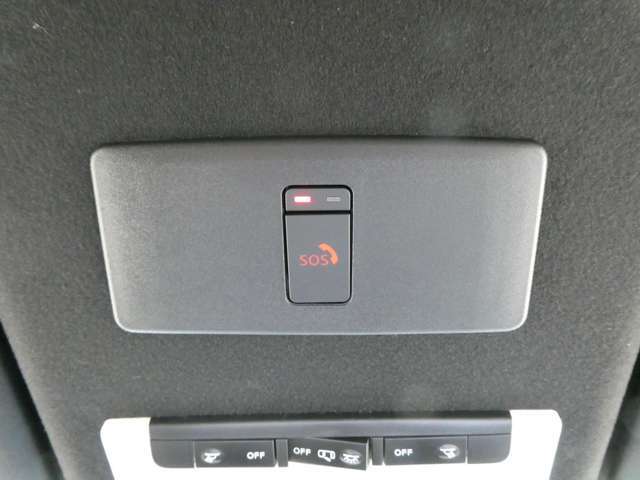 SOSコール　走行中の緊急時(病気や事故、あおり運転など)にボタンひとつでオペレーターに接続！救急や警察への連絡をサポートいたします。※使用にはお申し込みが必要です、詳しくはスタッフまで