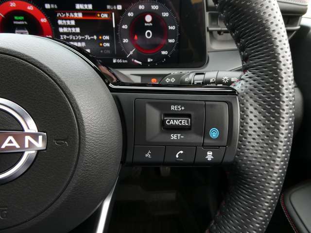 同一車線運転アシスト機能『プロパイロット』搭載。車間距離も見てくれるアダプティブクルーズコントロールとしても使えます。