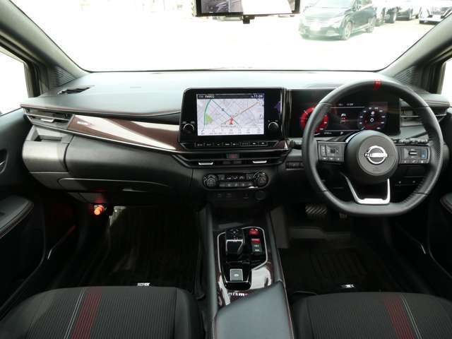 広々とした見晴らし角度を確保☆信号や標識の視認性が向上し、安全運転に貢献☆