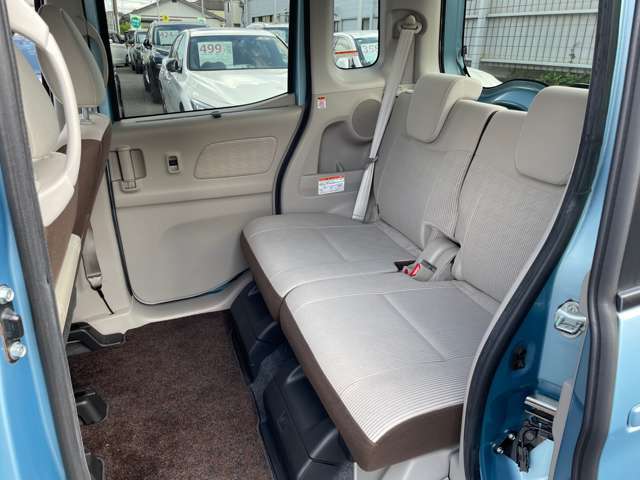 大人4名での乗車も上質かつ快適です！