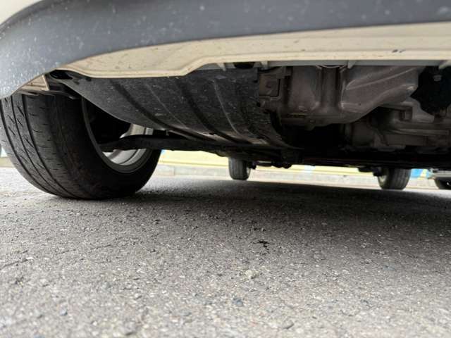展示前の車内清掃に加えて、ご納車前にも入念な車輌洗車・車内清掃を実施いたします。