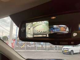 全周囲カメラで駐車をアシスト