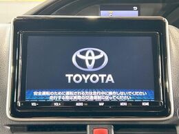 【フルセグTV付ナビゲーション】使いやすいナビで目的地までしっかり案内してくれます。各種オーディオ再生機能も充実しており、お車の運転がさらに楽しくなります！！